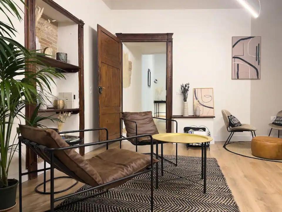 Castello'S Rooms กาญารี ภายนอก รูปภาพ