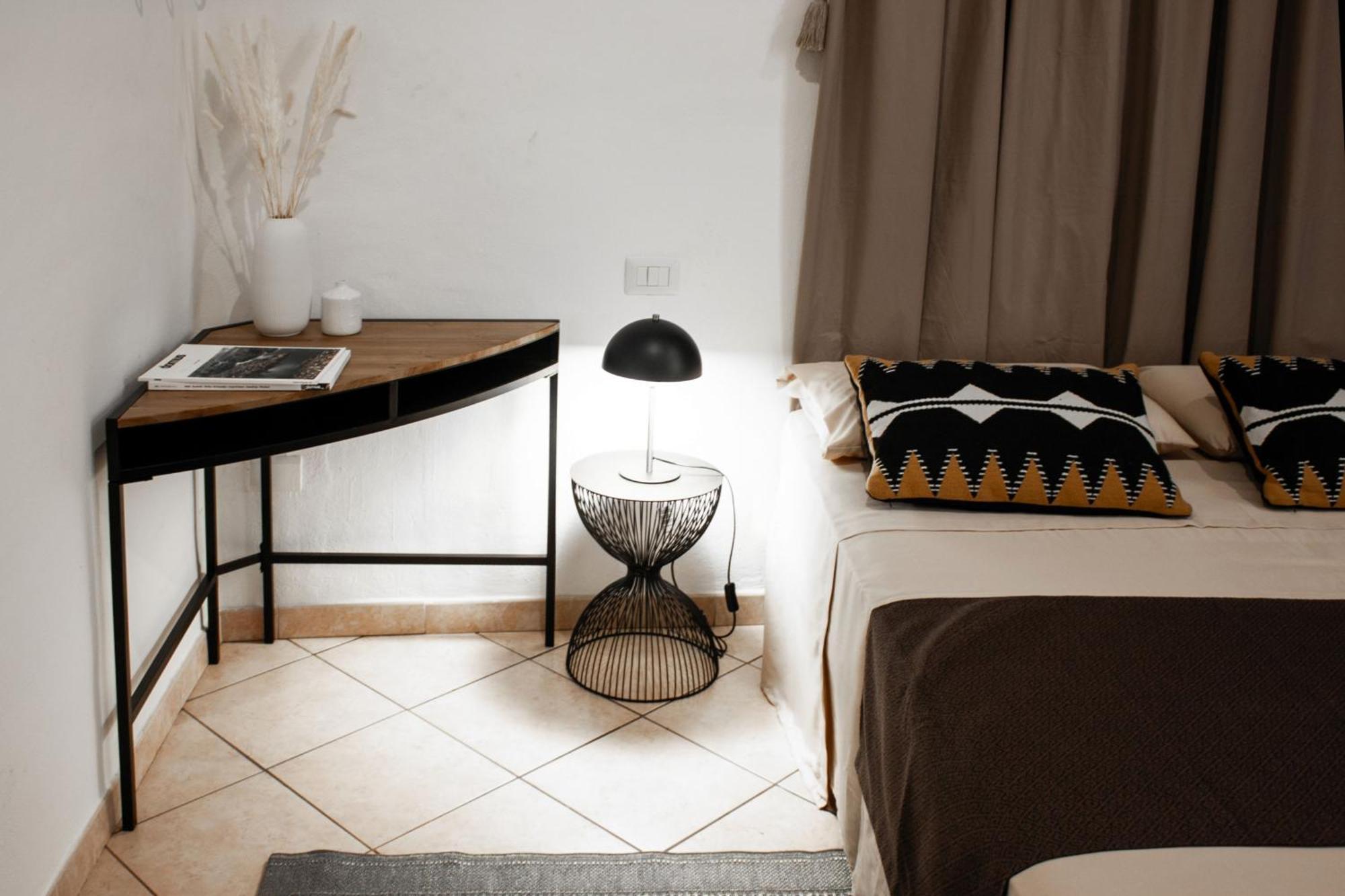 Castello'S Rooms กาญารี ภายนอก รูปภาพ